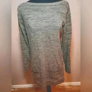 Eight Eight Eight Women's Striped Tunic Sweater EUC - Size Small/Medium (No Tag)